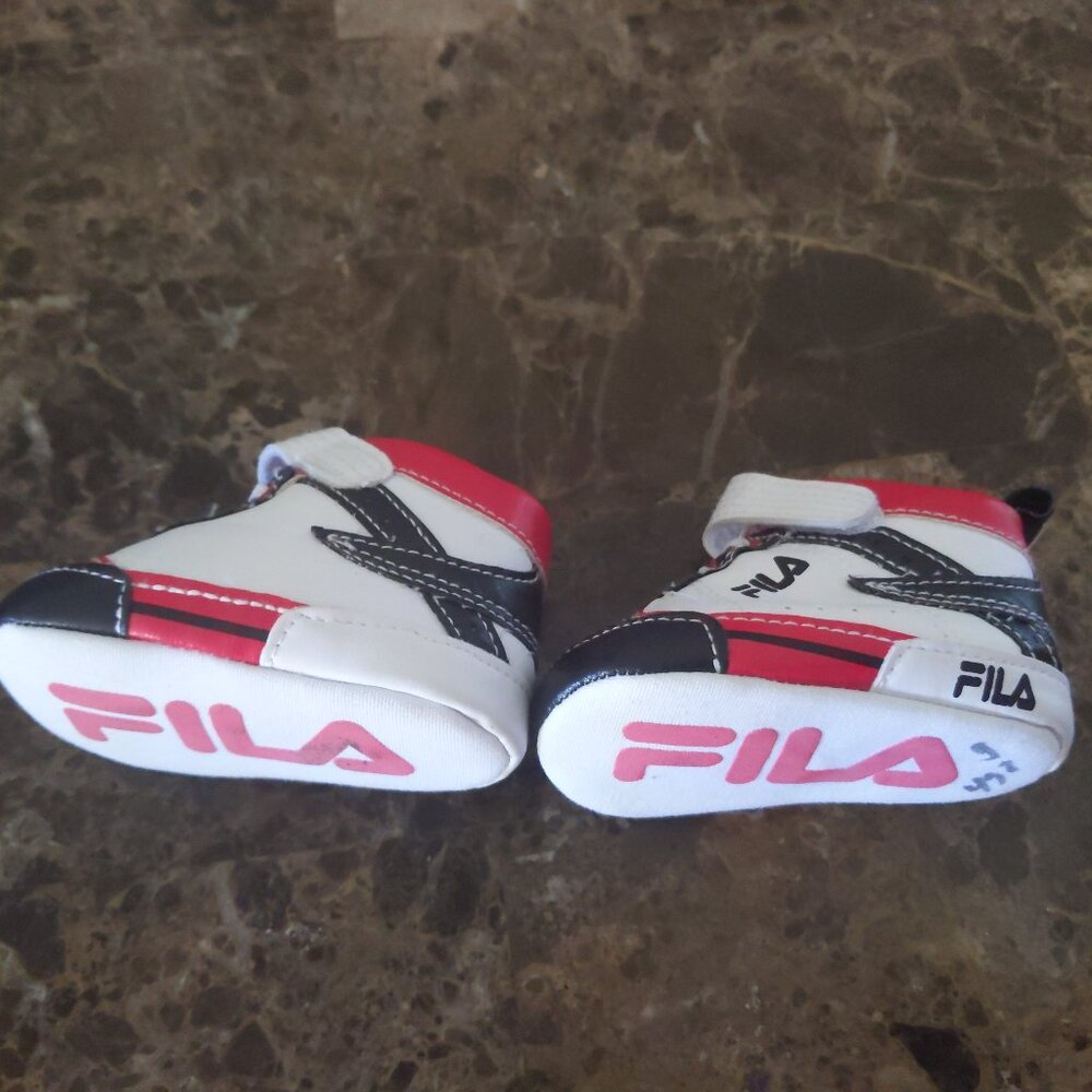 FILA BABY BOY SHOES SIZE O TO 6 MONTHS - Picture 8 of 11